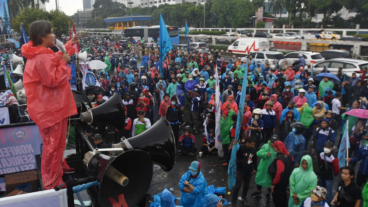 Warga Diimbau Hindari Kawasan Senayan pada Sabtu 14 Mei 2022 Warga Diimbau Hindari Kawasan Senayan pada Sabtu 14 Mei 2022