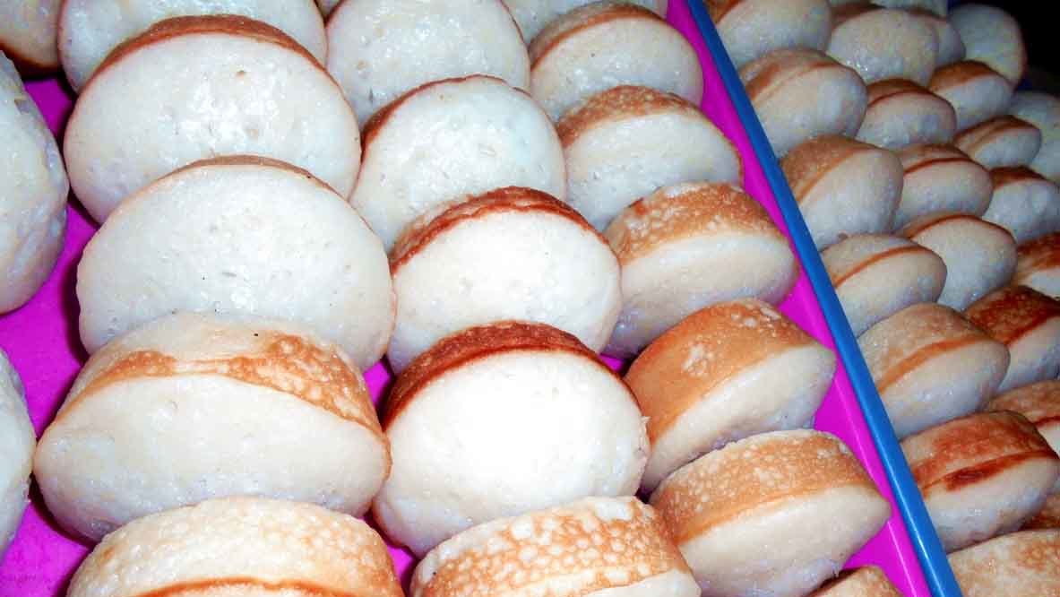 Menu Takjil Buka Puasa: Resep dan Cara Membuat Kue Apem Menu Takjil Buka Puasa: Resep dan Cara Membuat Kue Apem