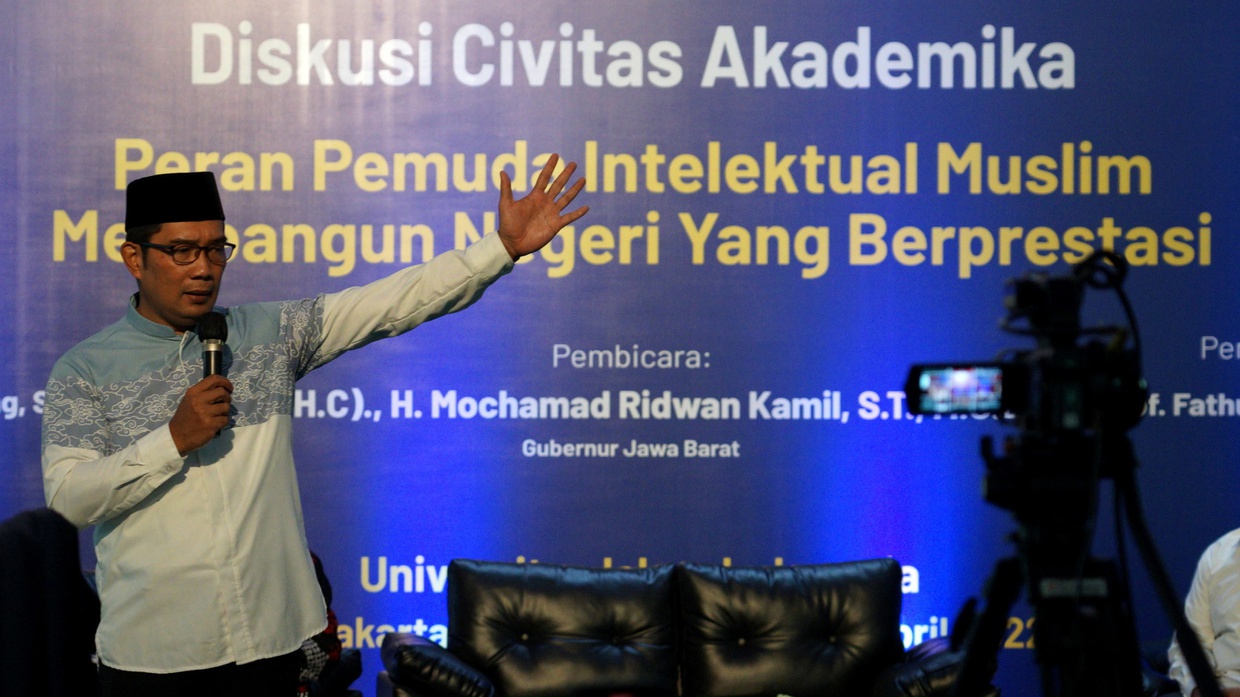 Ridwan Kamil Kecam Pengeroyokan Ade Armando Ridwan Kamil Kecam Pengeroyokan Ade Armando