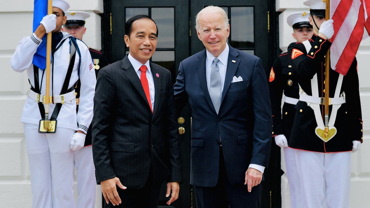Pengertian Perwakilan Diplomatik: Tingkatan, Hak dan Fungsinya Pengertian Perwakilan Diplomatik: Tingkatan, Hak dan Fungsinya