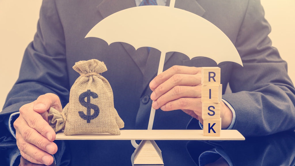 Menjawab Pertanyaan Klasik: Investasi atau Asuransi Lebih Dulu? Menjawab Pertanyaan Klasik: Investasi atau Asuransi Lebih Dulu?