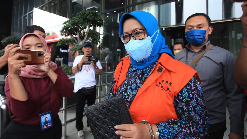 Bupati Bogor Ade Yasin Didakwa Suap BPK Rp1,9 Miliar Bupati Bogor Ade Yasin Didakwa Suap BPK Rp1,9 Miliar