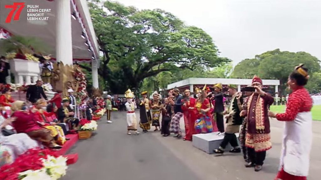 Lirik Lagu Ojo Dibandingke yang Dinyanyikan Farel Prayoga di Istana Lirik Lagu Ojo Dibandingke yang Dinyanyikan Farel Prayoga di Istana