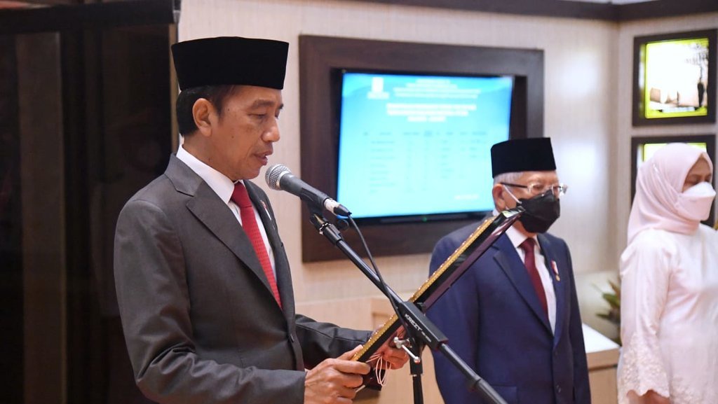 Jokowi Sebut Penerima BSU Capai 65,6 Persen atau 8,4 Juta Orang Jokowi Sebut Penerima BSU Capai 65,6 Persen atau 8,4 Juta Orang