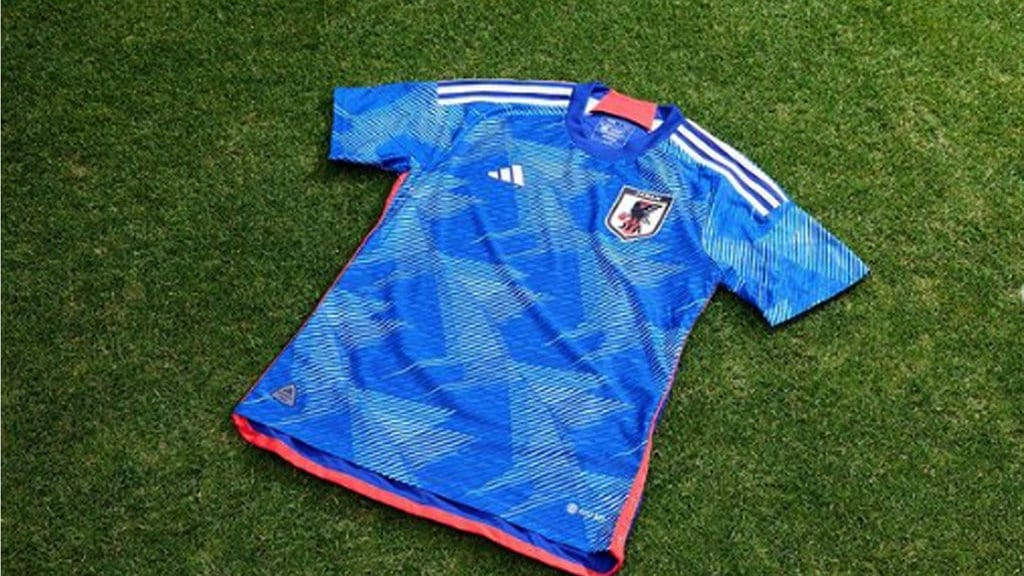 Jersey Jepang Piala Dunia 2022 Kolaborasi Giant Killing & Blue Lock Jersey Jepang Piala Dunia 2022 Kolaborasi Giant Killing & Blue Lock