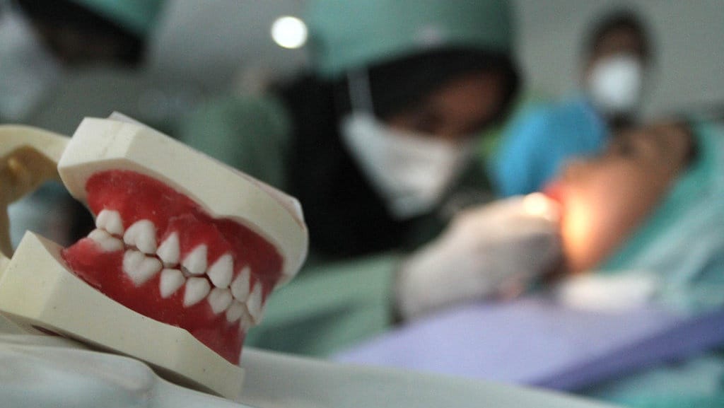 10 Biaya Perawatan Gigi yang Ditanggung BPJS Kesehatan 10 Biaya Perawatan Gigi yang Ditanggung BPJS Kesehatan