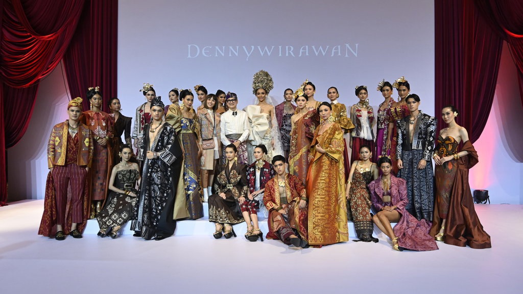 Rayakan 25 Tahun Berkarya, Denny Wirawan Rilis Summer Collection Rayakan 25 Tahun Berkarya, Denny Wirawan Rilis Summer Collection