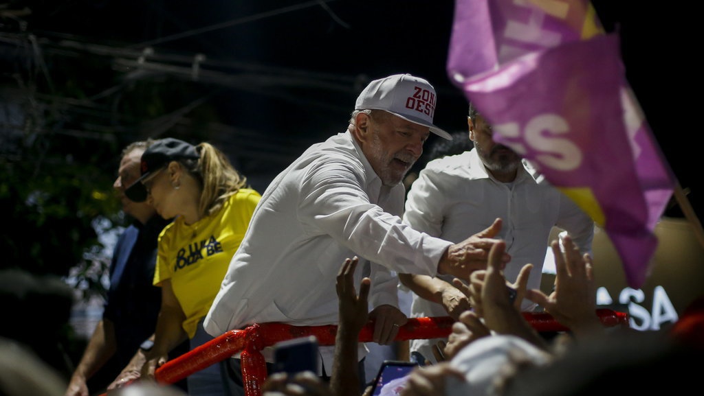 Lula Menghadapi Masalah di Depan Mata dengan Solusi Seadanya Lula Menghadapi Masalah di Depan Mata dengan Solusi Seadanya