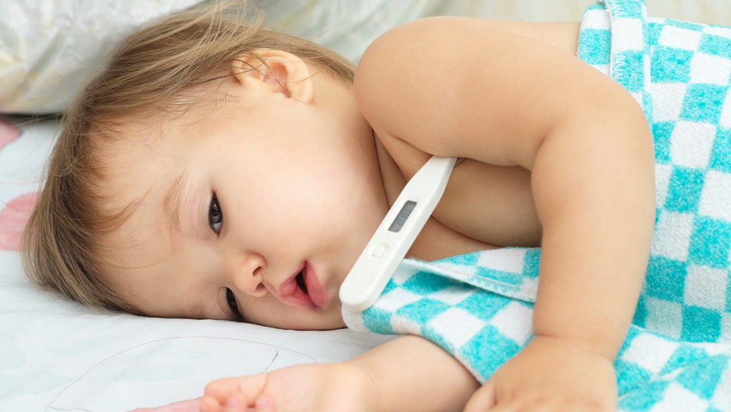 Tips Pengobatan Alami Anak Demam yang Bisa Dilakukan di Rumah Tips Pengobatan Alami Anak Demam yang Bisa Dilakukan di Rumah
