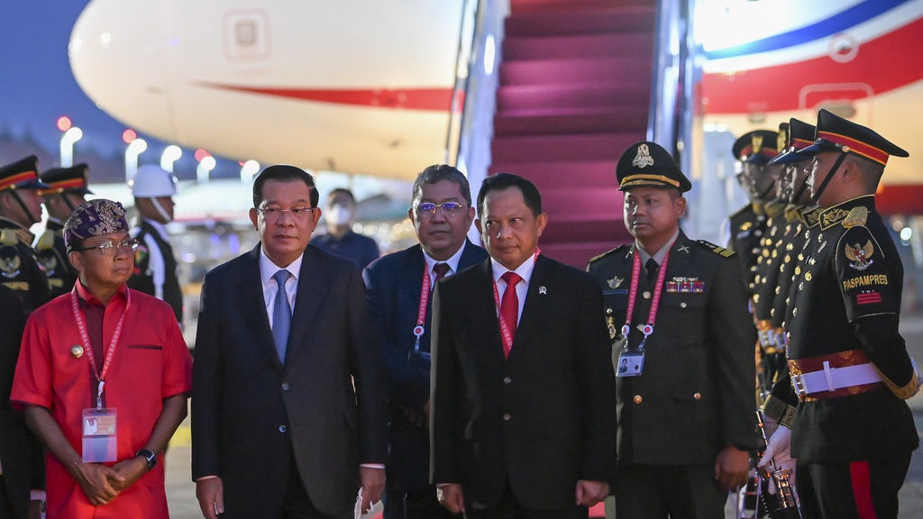PM Kamboja Hun Sen Positif COVID-19, Batal Hadiri KTT G20 Bali PM Kamboja Hun Sen Positif COVID-19, Batal Hadiri KTT G20 Bali