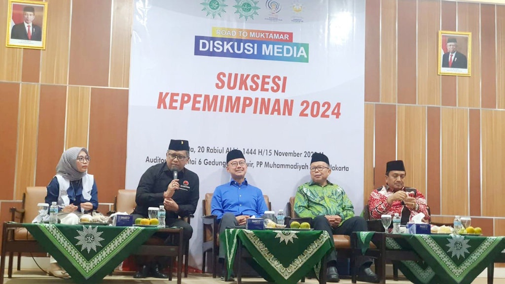 Hasto PDIP Respons Pertemuan Gibran dan Anies Baswedan Hasto PDIP Respons Pertemuan Gibran dan Anies Baswedan