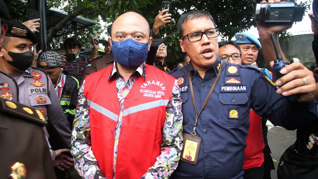 Mengurai Lingkaran Setan Kasus Narkoba yang Melibatkan Polisi Mengurai Lingkaran Setan Kasus Narkoba yang Melibatkan Polisi