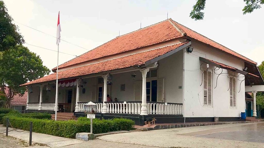 Tengara Arsitektur & Budaya Indis di Rumah Pastoran Depok Lama Tengara Arsitektur & Budaya Indis di Rumah Pastoran Depok Lama