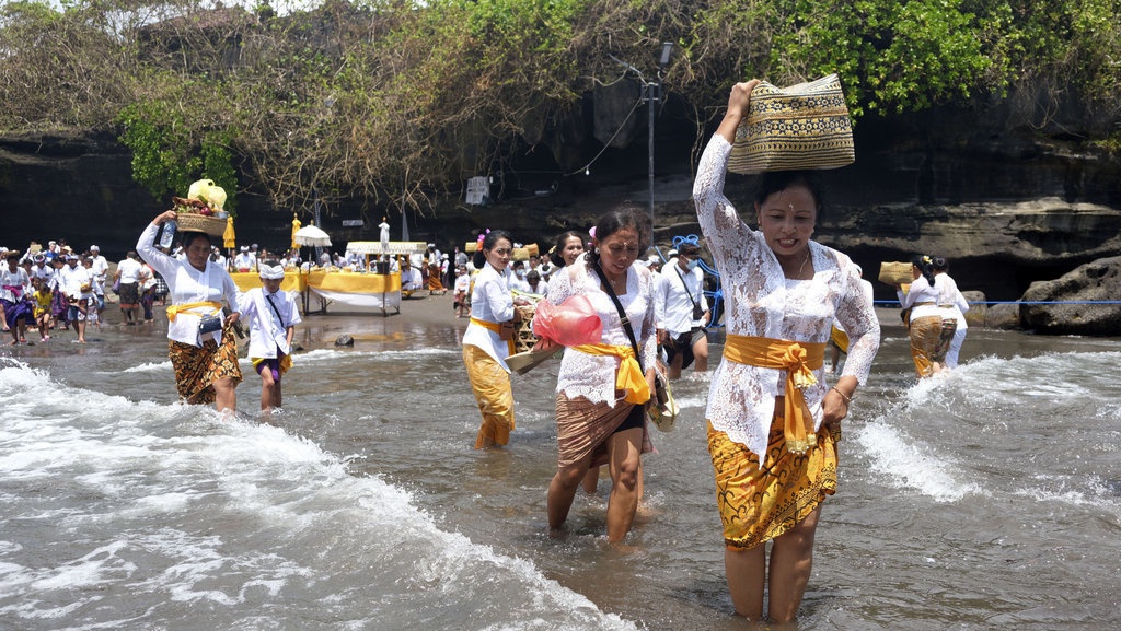Kumpulan Ucapan Rahajeng Rahina Galungan lan Kuningan & Artinya Kumpulan Ucapan Rahajeng Rahina Galungan lan Kuningan & Artinya