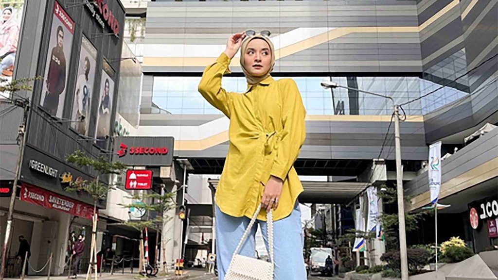 12 Inspirasi OOTD Hijab Casual Ala Selebgram untuk Hangout 12 Inspirasi OOTD Hijab Casual Ala Selebgram untuk Hangout