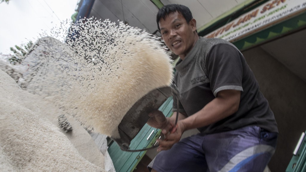 BPS Catat Harga Rata-Rata Beras Kualitas Premium Turun BPS Catat Harga Rata-Rata Beras Kualitas Premium Turun