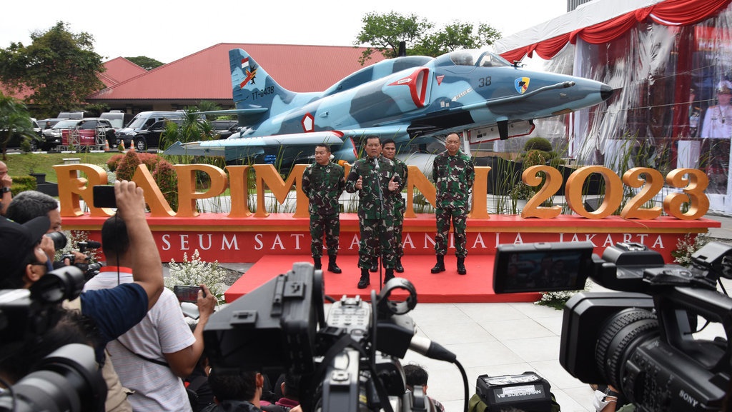 Kekhawatiran Kembalinya Dwifungsi di Balik Rencana Revisi UU TNI Kekhawatiran Kembalinya Dwifungsi di Balik Rencana Revisi UU TNI
