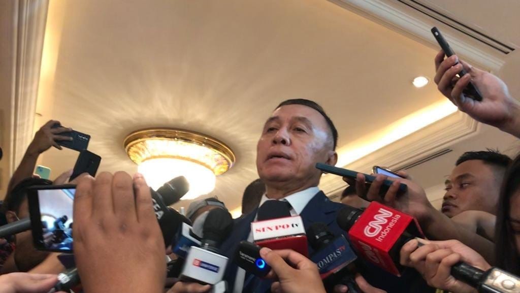 Lepas Jabatan Ketum PSSI, Iwan: Maafkan Saya Banyak Kekurangan Lepas Jabatan Ketum PSSI, Iwan: Maafkan Saya Banyak Kekurangan