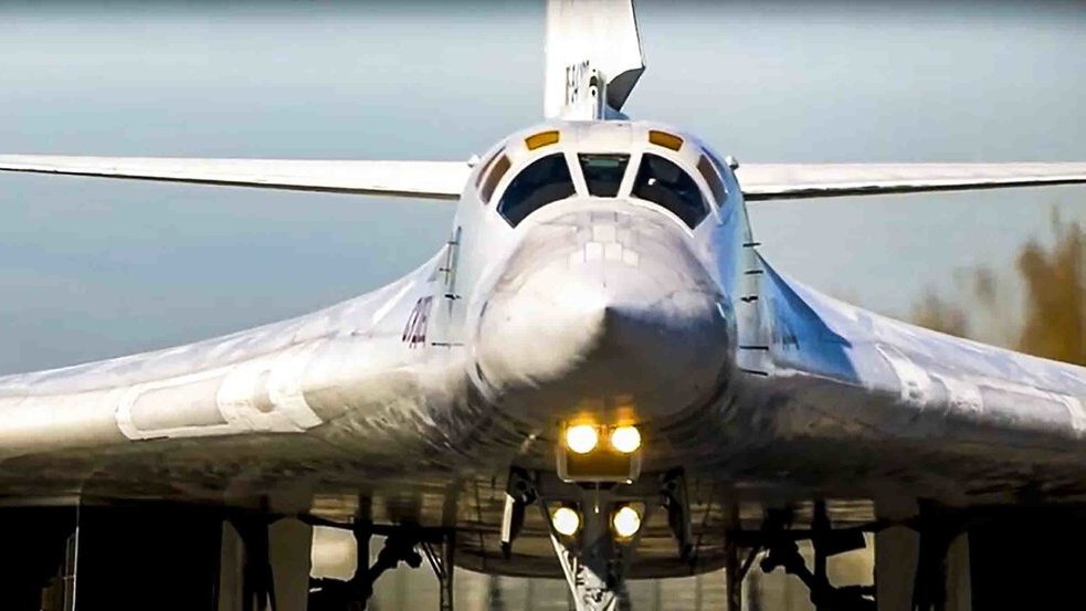 Pesawat Militer Rusia Jatuh di Krimea, 29 Orang Tewas Pesawat Militer Rusia Jatuh di Krimea, 29 Orang Tewas