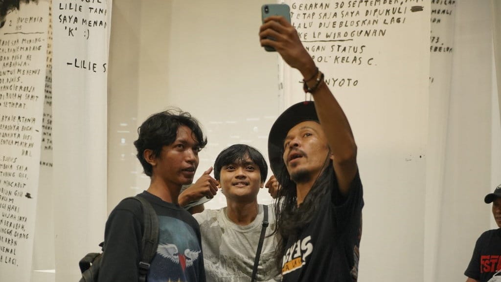 DCDC Yogyes in Absurdum: Perjalanan Artistik Farid Stevy DCDC Yogyes in Absurdum: Perjalanan Artistik Farid Stevy