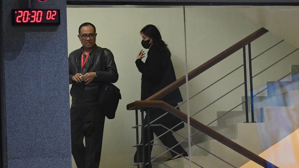 Geledah Rumah Rafael Alun, KPK Sita Barang Mewah Geledah Rumah Rafael Alun, KPK Sita Barang Mewah