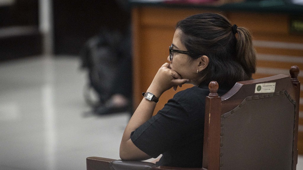 Sidang Dakwaan Fatia: Pertanyakan Kritik Dibalas Laporan Polisi Sidang Dakwaan Fatia: Pertanyakan Kritik Dibalas Laporan Polisi