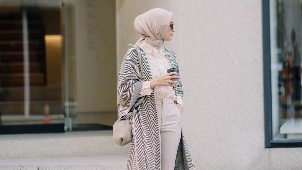 Rekomendasi Outfit Bukber Remaja yang Simpel dan Chic