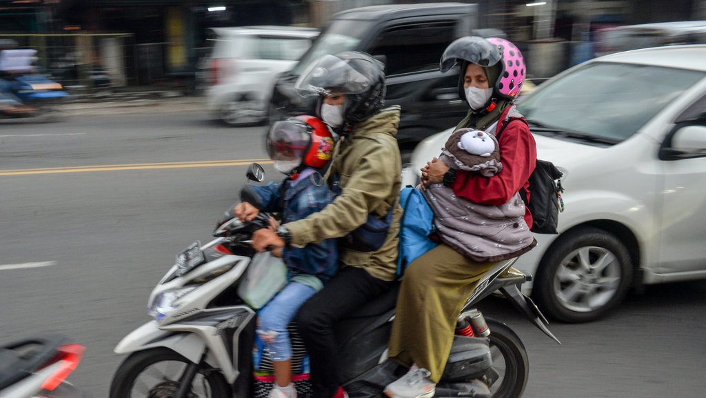 Malam Ini Diprediksi Puncak Arus Mudik Motor Melalui Bekasi Malam Ini Diprediksi Puncak Arus Mudik Motor Melalui Bekasi