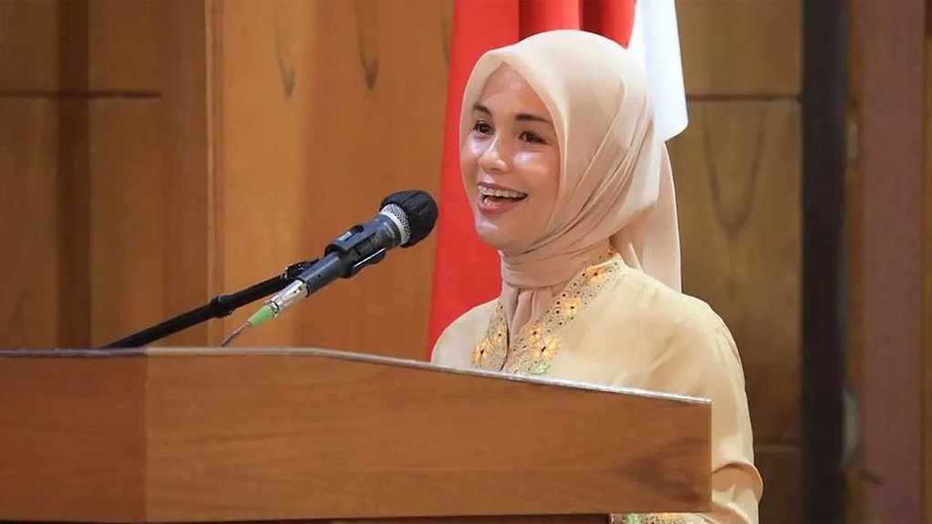 Profil Siti Atiqoh Supriyanti, Istri Ganjar Pranowo Capres PDIP Profil Siti Atiqoh Supriyanti, Istri Ganjar Pranowo Capres PDIP