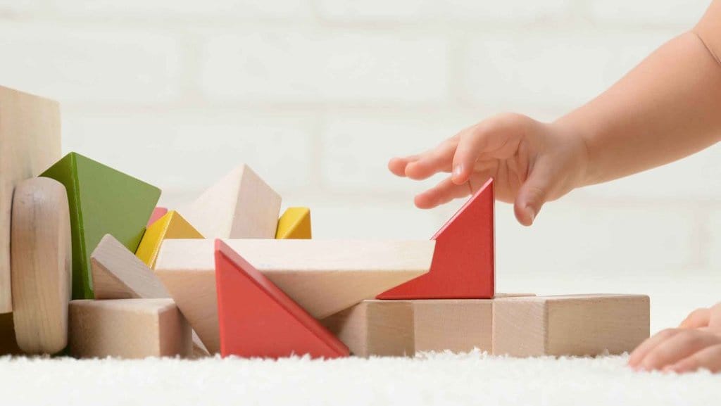 Apa Itu Pincer Grasp pada Bayi dan 7 Tips Meningkatkannya Apa Itu Pincer Grasp pada Bayi dan 7 Tips Meningkatkannya