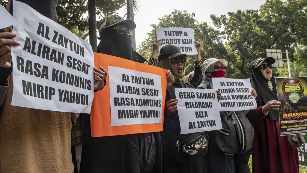 Isi Ajaran Ponpes Al Zaytun dan Kenapa Jadi Kontroversi? Isi Ajaran Ponpes Al Zaytun dan Kenapa Jadi Kontroversi?