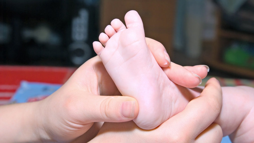 Cara Memijat Kaki Bayi Agar Cepat Berjalan dan Manfaat Pijat Cara Memijat Kaki Bayi Agar Cepat Berjalan dan Manfaat Pijat