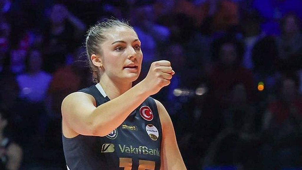 Foto & Profil Kara Bajema Nomor 18 Voli Putri USA di VNL 2023