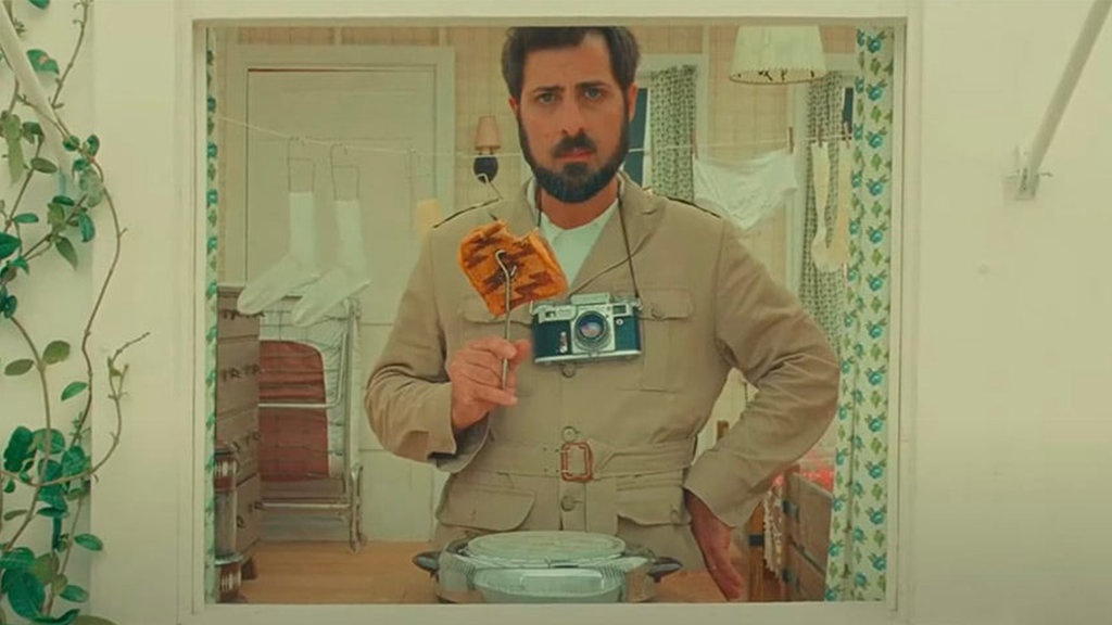 Asteroid City: Wes Anderson yang Kian Mendalam (atau Tenggelam) Asteroid City: Wes Anderson yang Kian Mendalam (atau Tenggelam)