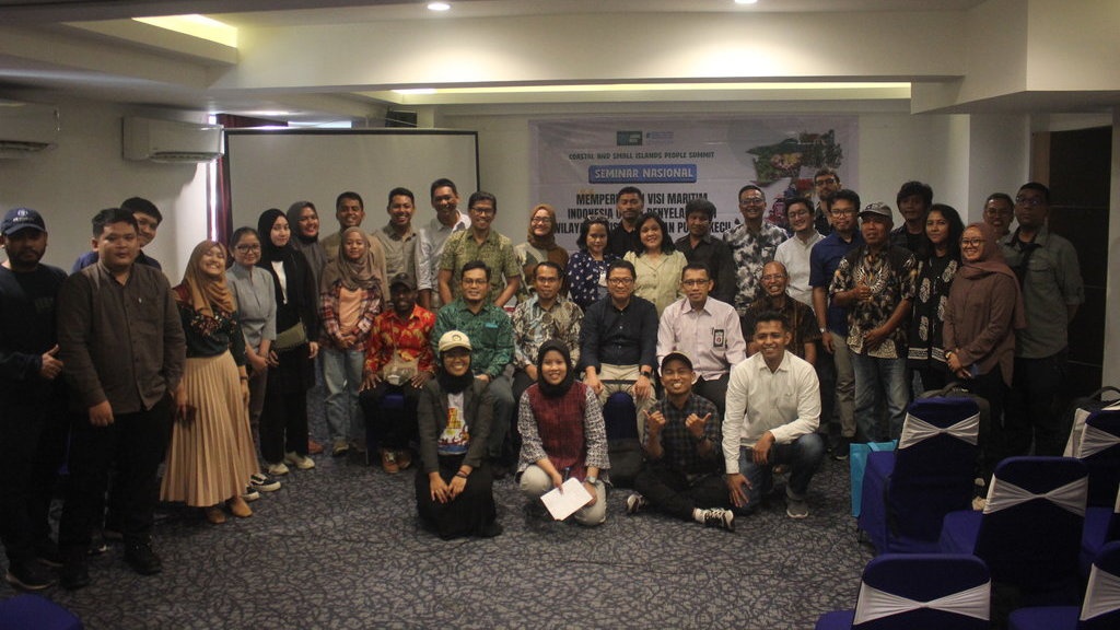 Jaring Nusa KTI Gelar Seminar untuk Penyelamatan Wilayah Pesisir Jaring Nusa KTI Gelar Seminar untuk Penyelamatan Wilayah Pesisir