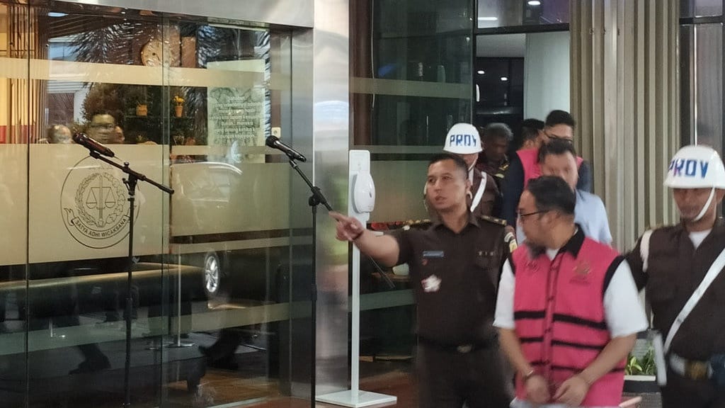 Kejagung Tetapkan 3 Tersangka Baru Kasus Korupsi BTS 4G Kominfo Kejagung Tetapkan 3 Tersangka Baru Kasus Korupsi BTS 4G Kominfo