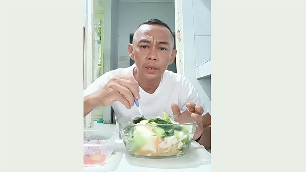 Profil Bang Madun Pemilik Warung Madun Oseng Nyak Kopsah Profil Bang Madun Pemilik Warung Madun Oseng Nyak Kopsah