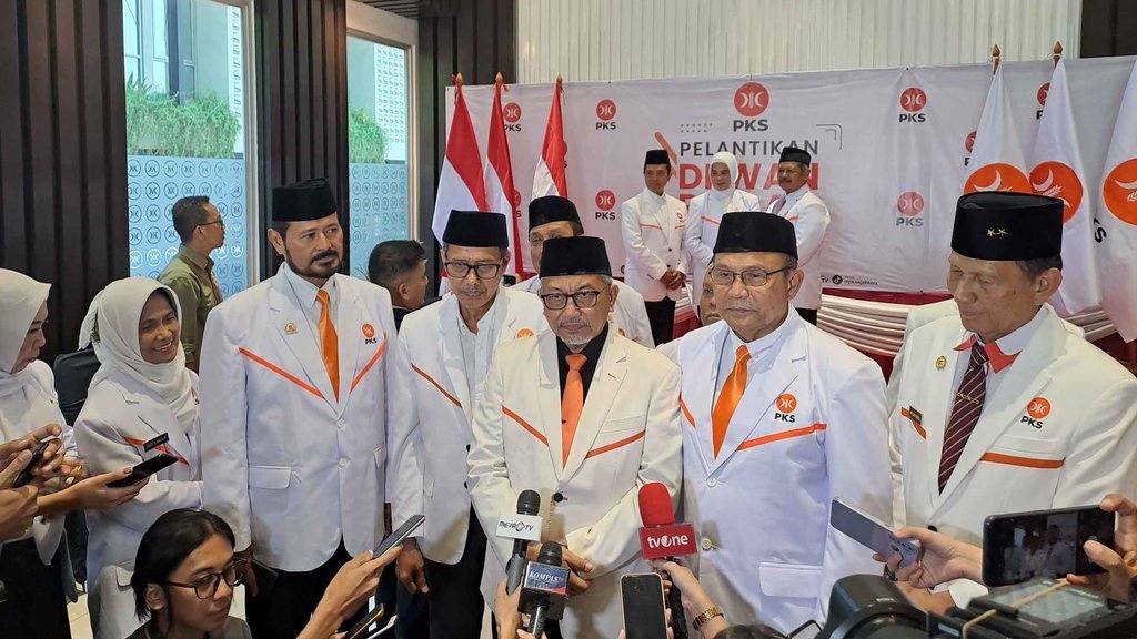 Presiden PKS Minta Perdebatan Putusan MK Dihentikan Presiden PKS Minta Perdebatan Putusan MK Dihentikan