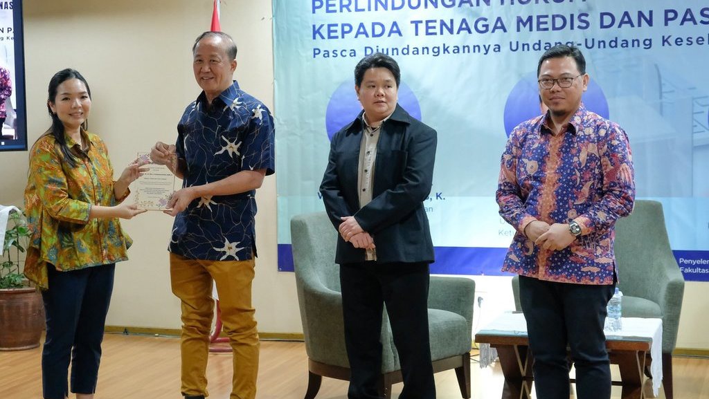 UPH Sukses Gelar Seminar Perlindungan Hukum Tenaga Medis-Pasien UPH Sukses Gelar Seminar Perlindungan Hukum Tenaga Medis-Pasien