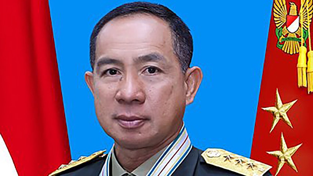 Jokowi Lantik Letjen Agus Subiyanto sebagai KSAD Gantikan Dudung Jokowi Lantik Letjen Agus Subiyanto sebagai KSAD Gantikan Dudung