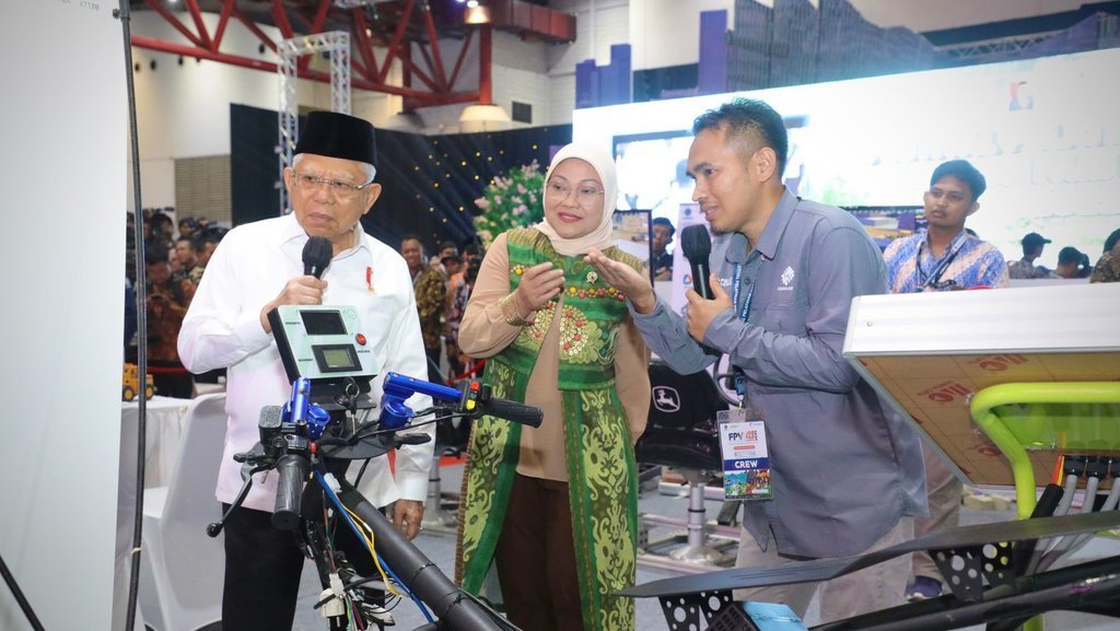 Menaker Dampingi Wapres Buka Festival Pelatihan Vokasi 2023 Menaker Dampingi Wapres Buka Festival Pelatihan Vokasi 2023