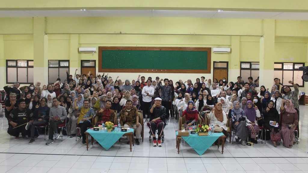 Tribute to Budayawan Muslim Ciputat Jadi Penutup PKN UIN Jakarta Tribute to Budayawan Muslim Ciputat Jadi Penutup PKN UIN Jakarta