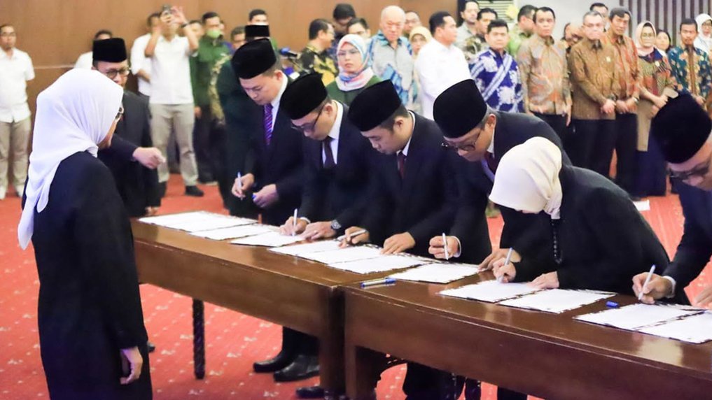 Lantik Anggota BNSP, Menaker Minta Sertifikasi Ditingkatkan Lantik Anggota BNSP, Menaker Minta Sertifikasi Ditingkatkan