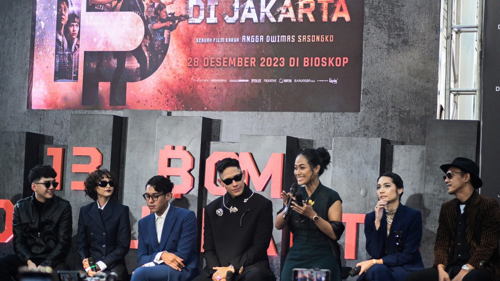 Fakta Menarik Film 13 Bom di Jakarta dan Sinopsisnya Fakta Menarik Film 13 Bom di Jakarta dan Sinopsisnya