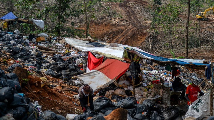 Pemprov Jabar Didesak Bikin Aturan Buang Sampah Organik ke TPA Pemprov Jabar Didesak Bikin Aturan Buang Sampah Organik ke TPA