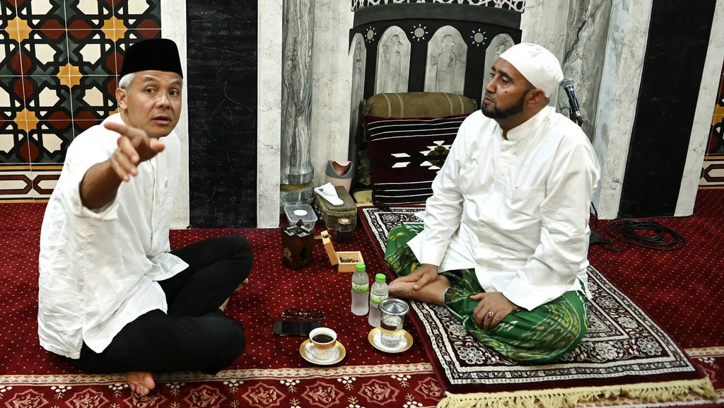 Ganjar Janjikan Insentif & Jaminan Kesehatan Bagi Guru Ngaji Ganjar Janjikan Insentif & Jaminan Kesehatan Bagi Guru Ngaji