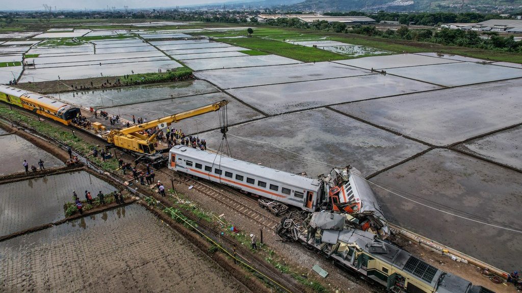 KNKT Usut Penyebab Kecelakaan KA Cicalengka: Periksa Data Logger KNKT Usut Penyebab Kecelakaan KA Cicalengka: Periksa Data Logger