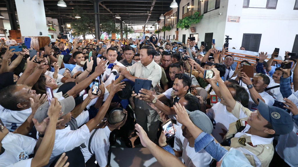Dari Yogya ke Bekasi, Prabowo Sapa Ratusan Pedagang Bakso & UMKM Dari Yogya ke Bekasi, Prabowo Sapa Ratusan Pedagang Bakso & UMKM