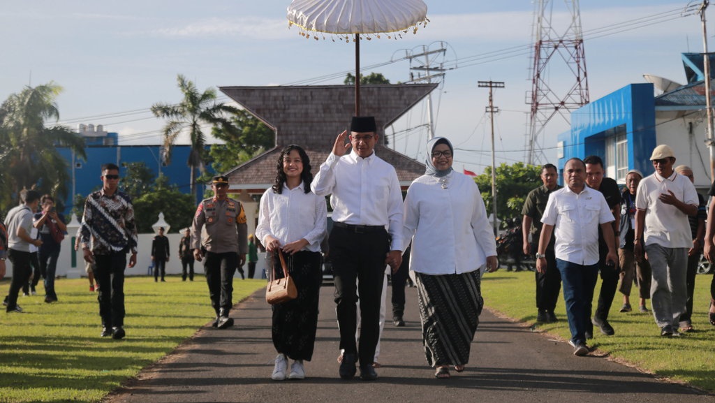 Anies Bertemu Emil Salim: Berbicara Memajukan Daerah Tertinggal Anies Bertemu Emil Salim: Berbicara Memajukan Daerah Tertinggal