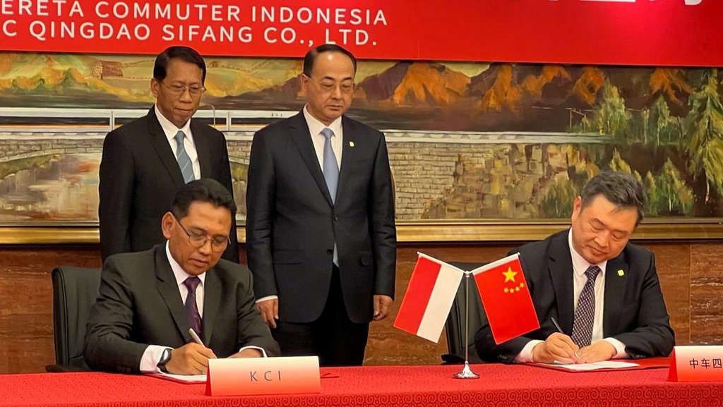 KAI Commuter Impor 3 KRL Baru dari Cina Senilai Rp783 Miliar KAI Commuter Impor 3 KRL Baru dari Cina Senilai Rp783 Miliar